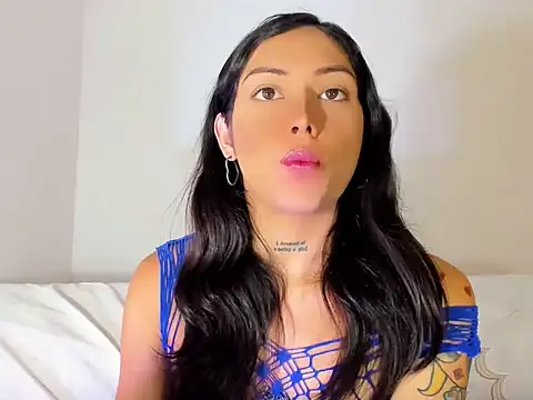 Snapshot of Megan_Gil_ chatting on 10/18/25, 01:45 Megan Gil online show from 10/18/25, 01:45