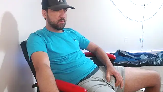 Snapshot of TypicalDepot5 chatting on 10/16/25, 02:23 TypicalDepot5 online show from 10/16/25, 02:23