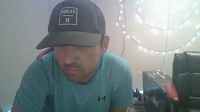 Snapshot of TypicalDepot5 chatting on 10/29/25, 01:41 TypicalDepot5 online show from 10/29/25, 01:41