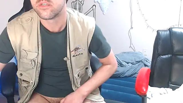 Snapshot of TypicalDepot5 chatting on 11/01/25, 04:42 TypicalDepot5 online show from 11/01/25, 04:42