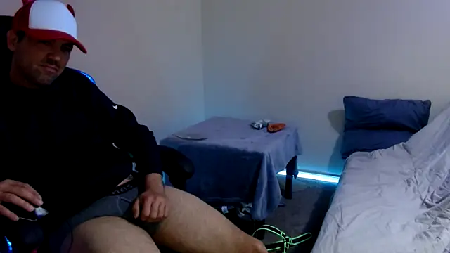 Snapshot of TypicalDepot5 chatting on 11/15/25, 03:30 TypicalDepot5 online show from 11/15/25, 03:30