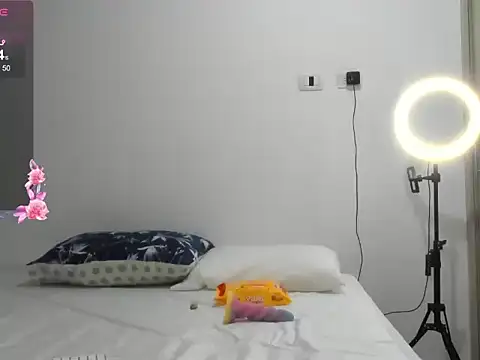 Snapshot of jhoanita_fantasy chatting on 11/23/25, 01:38 jhoanita fantasy online show from 11/23/25, 01:38