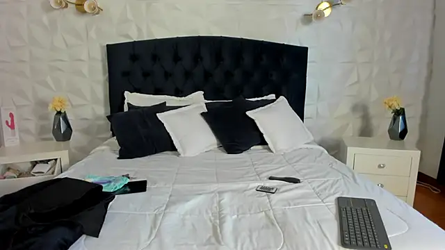 Snapshot of VeroHands chatting on 09/09/25, 11:32 VeroHands online show from 09/09/25, 11:32