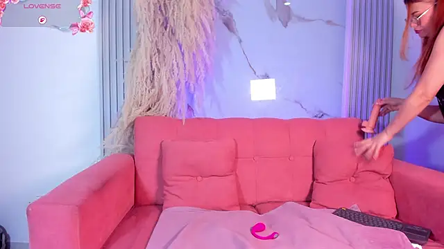 Snapshot of ivonyMiller chatting on 11/10/25, 09:14 ivonyMiller online show from 11/10/25, 09:14