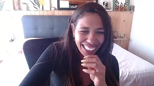 Snapshot of IVONNE_COLLINS33 chatting on 09/10/25, 04:40 IVONNE COLLINS33 online show from 09/10/25, 04:40