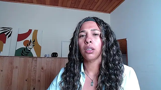 Snapshot of IVONNE_COLLINS33 chatting on 10/14/25, 10:54 IVONNE COLLINS33 online show from 10/14/25, 10:54