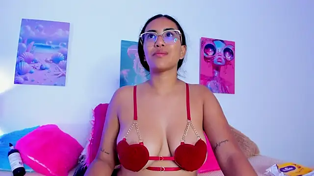 Snapshot of tyra_bankss_ chatting on 12/05/25, 03:15 tyra bankss online show from 12/05/25, 03:15