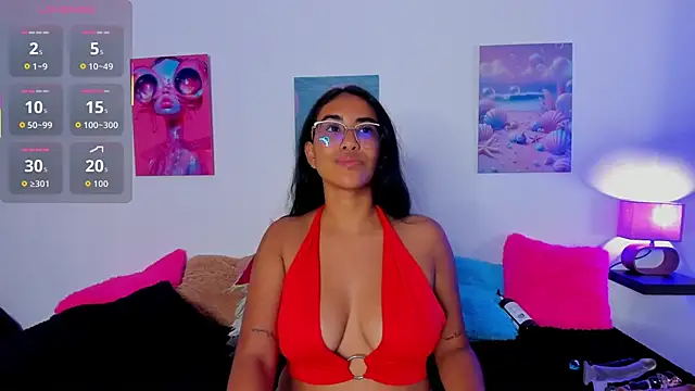 Snapshot of tyra_bankss_ chatting on 12/19/25, 03:02 tyra bankss online show from 12/19/25, 03:02