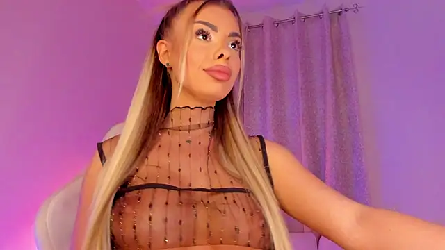 Snapshot of SerraVondeee chatting on 09/26/25, 07:29 SerraVondeee online show from 09/26/25, 07:29