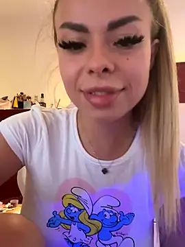 Snapshot of SerraVondeee chatting on 10/05/25, 02:15 SerraVondeee online show from 10/05/25, 02:15