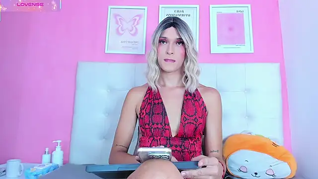 Macarena 05 online show from 05/28/26, 01:14
