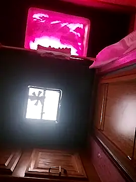 Snapshot of Dirtywhitebitch5150 chatting on 09/19/25, 01:18 Dirtywhitebitch5150 online show from 09/19/25, 01:18