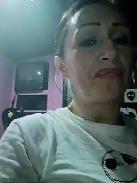 Snapshot of Dirtywhitebitch5150 chatting on 11/29/25, 08:39 Dirtywhitebitch5150 online show from 11/29/25, 08:39