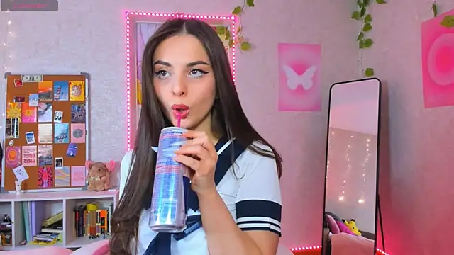 Snapshot of lunariaxoxo chatting on 11/22/25, 12:20 lunariaxoxo online show from 11/22/25, 12:20