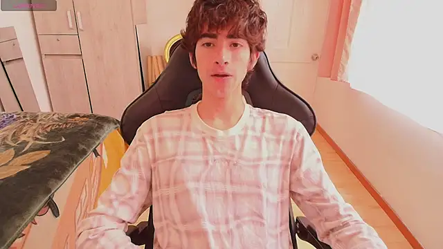 Nude Boy18 online show from 09/11/25, 03:23