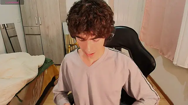 Nude Boy18 online show from 09/13/25, 04:23