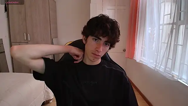 Nude Boy18 online show from 09/19/25, 09:48