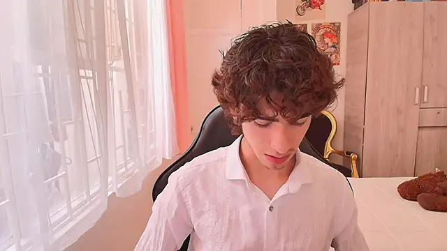 Nude Boy18 online show from 10/15/25, 08:42