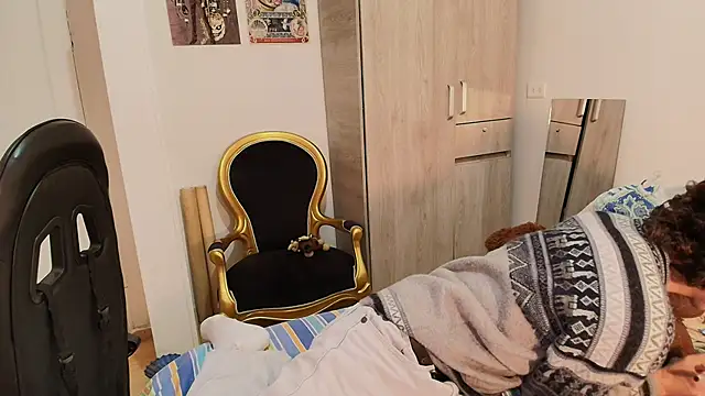 Nude Boy18 online show from 10/18/25, 04:48