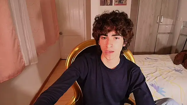 Nude Boy18 online show from 11/06/25, 07:20