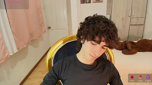 Nude Boy18 online show from 11/12/25, 12:11