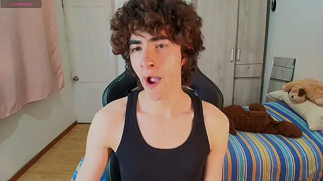 Nude Boy18 online show from 11/30/25, 12:47