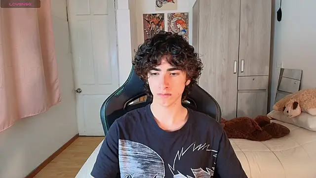 Nude Boy18 online show from 12/18/25, 01:55