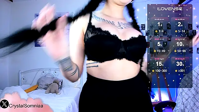 Snapshot of Crystal_somnia chatting on 10/27/25, 06:01 Crystal somnia online show from 10/27/25, 06:01