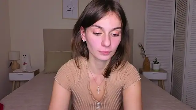 Little mia   online show from 11/24/25, 10:31