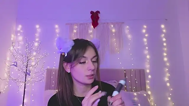 Little mia   online show from 12/19/25, 10:28