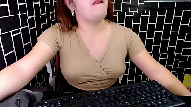 Snapshot of xUrDreamSlutWhore chatting on 09/12/25, 03:56 xUrDreamSlutWhore online show from 09/12/25, 03:56