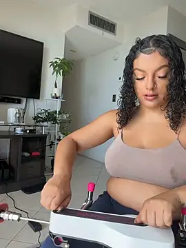 Snapshot of allybluee777 chatting on 12/02/25, 05:30 allybluee777 online show from 12/02/25, 05:30