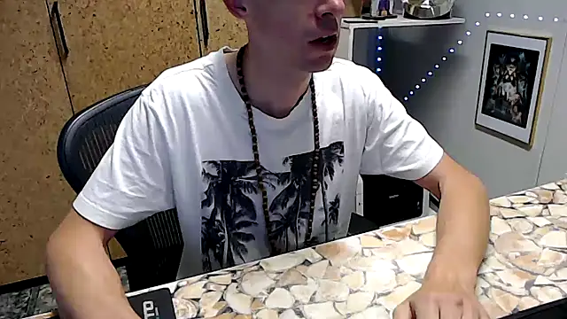 Snapshot of sakiramissy chatting on 10/24/25, 05:37 sakiramissy online show from 10/24/25, 05:37