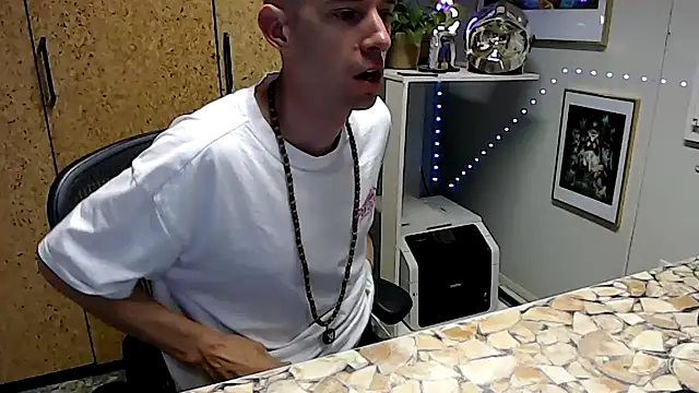 Snapshot of sakiramissy chatting on 10/28/25, 07:12 sakiramissy online show from 10/28/25, 07:12