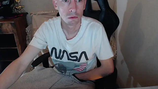 Snapshot of sakiramissy chatting on 11/28/25, 09:28 sakiramissy online show from 11/28/25, 09:28