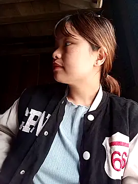 XoiXoi232 online show from 11/22/25, 07:07