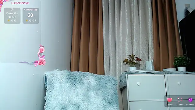 Snapshot of _Jenniyah_ chatting on 10/01/25, 01:11  Jenniyah  online show from 10/01/25, 01:11