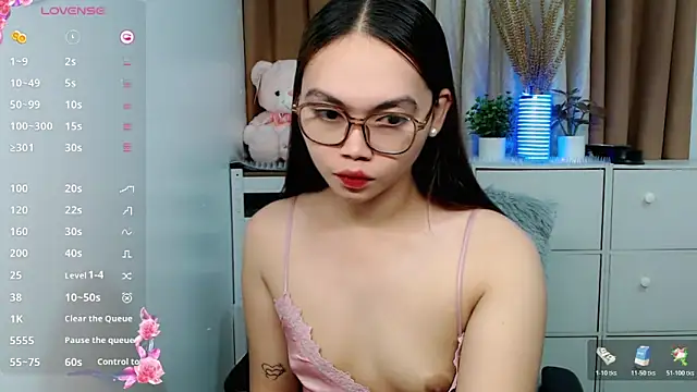 Snapshot of _Jenniyah_ chatting on 11/18/25, 02:17 Jenniyah online show from 11/18/25, 02:17