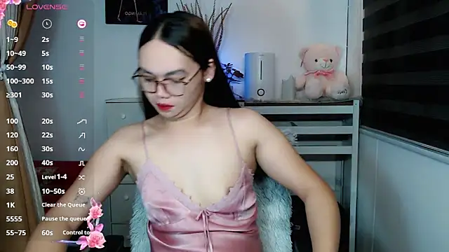 Snapshot of _Jenniyah_ chatting on 11/21/25, 01:04 Jenniyah online show from 11/21/25, 01:04