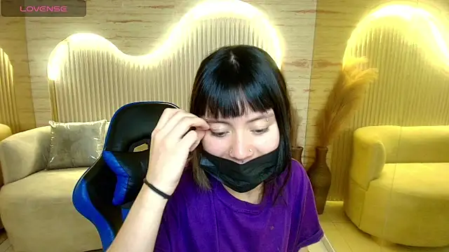 Snapshot of tasty_morita_r chatting on 11/17/25, 02:23 tasty morita r online show from 11/17/25, 02:23