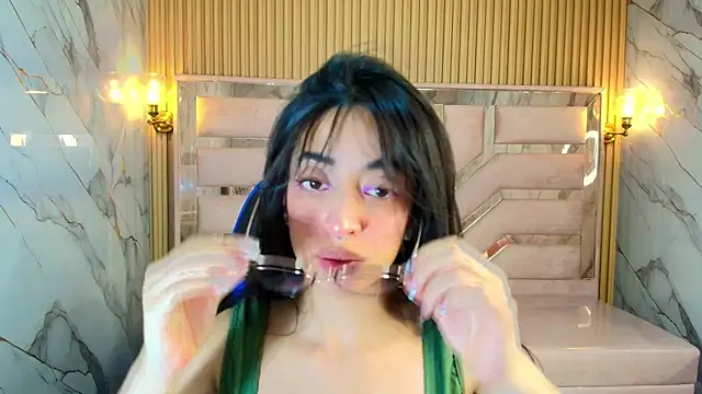 zoe r  online show from 10/25/25, 03:25