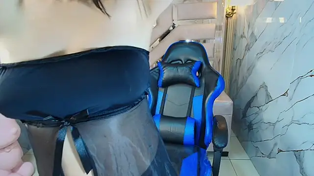 zoe r  online show from 11/13/25, 03:16