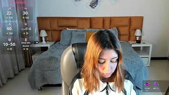 Snapshot of Catti_Brie chatting on 10/14/25, 12:06 Catti Brie online show from 10/14/25, 12:06
