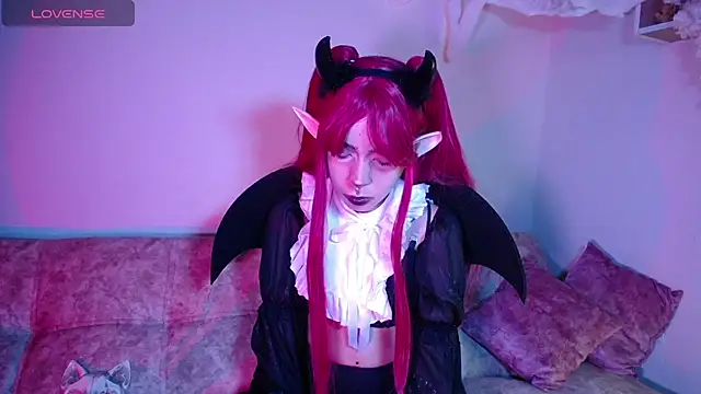 dark  nymph online show from 10/31/25, 01:45