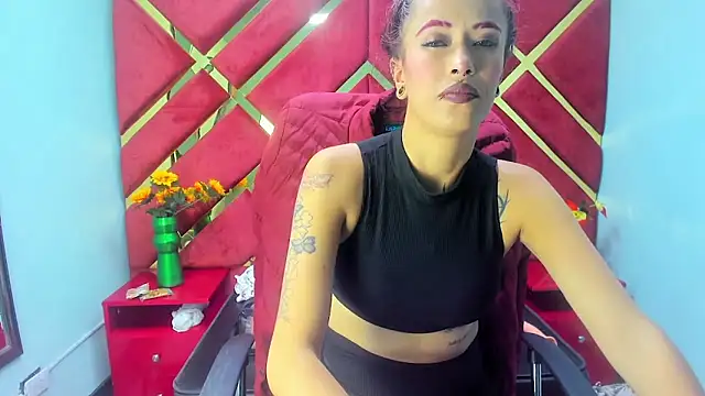 Snapshot of Kataleya_Luck chatting on 11/18/25, 03:45 Kataleya Luck online show from 11/18/25, 03:45