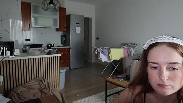 Snapshot of Tanywish chatting on 10/17/25, 11:13 Tanywish online show from 10/17/25, 11:13