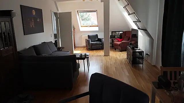 Snapshot of Tanywish chatting on 11/04/25, 12:26 Tanywish online show from 11/04/25, 12:26