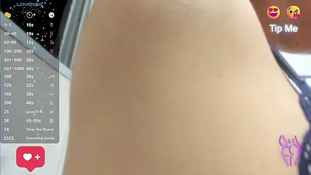 Alicia Whitee online show from 01/14/26, 10:32