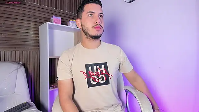 Axel grey  online show from 10/09/25, 12:03