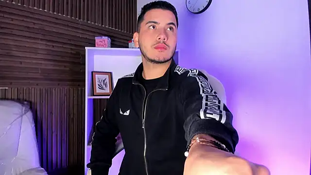 Axel grey  online show from 12/05/25, 12:25